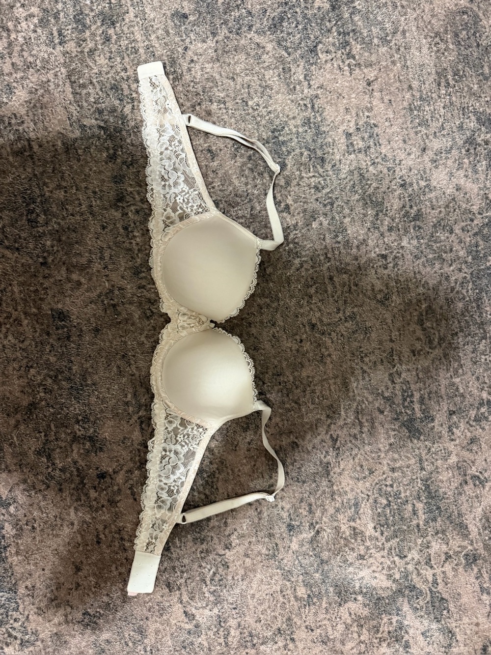 Victoria's Secret Ivory Lace T-Shirt Bra